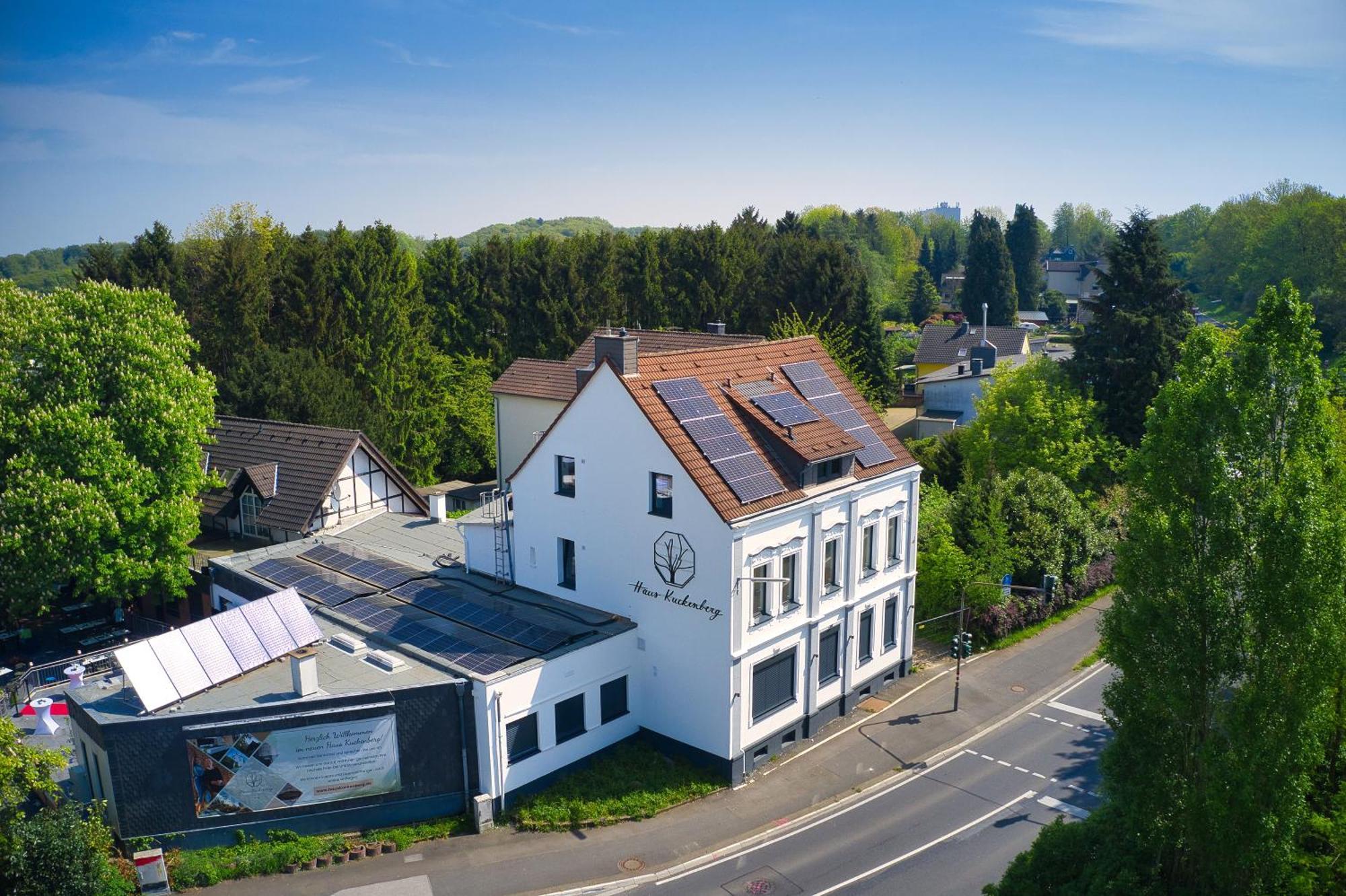 Hotel Haus Kuckenberg Burscheid Exterior foto